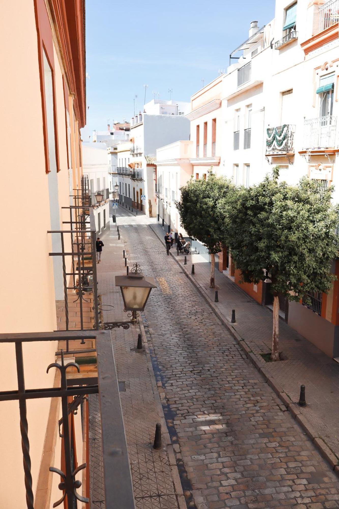 Monkeys Apartments Lumbreras Deluxe Seville Exterior photo